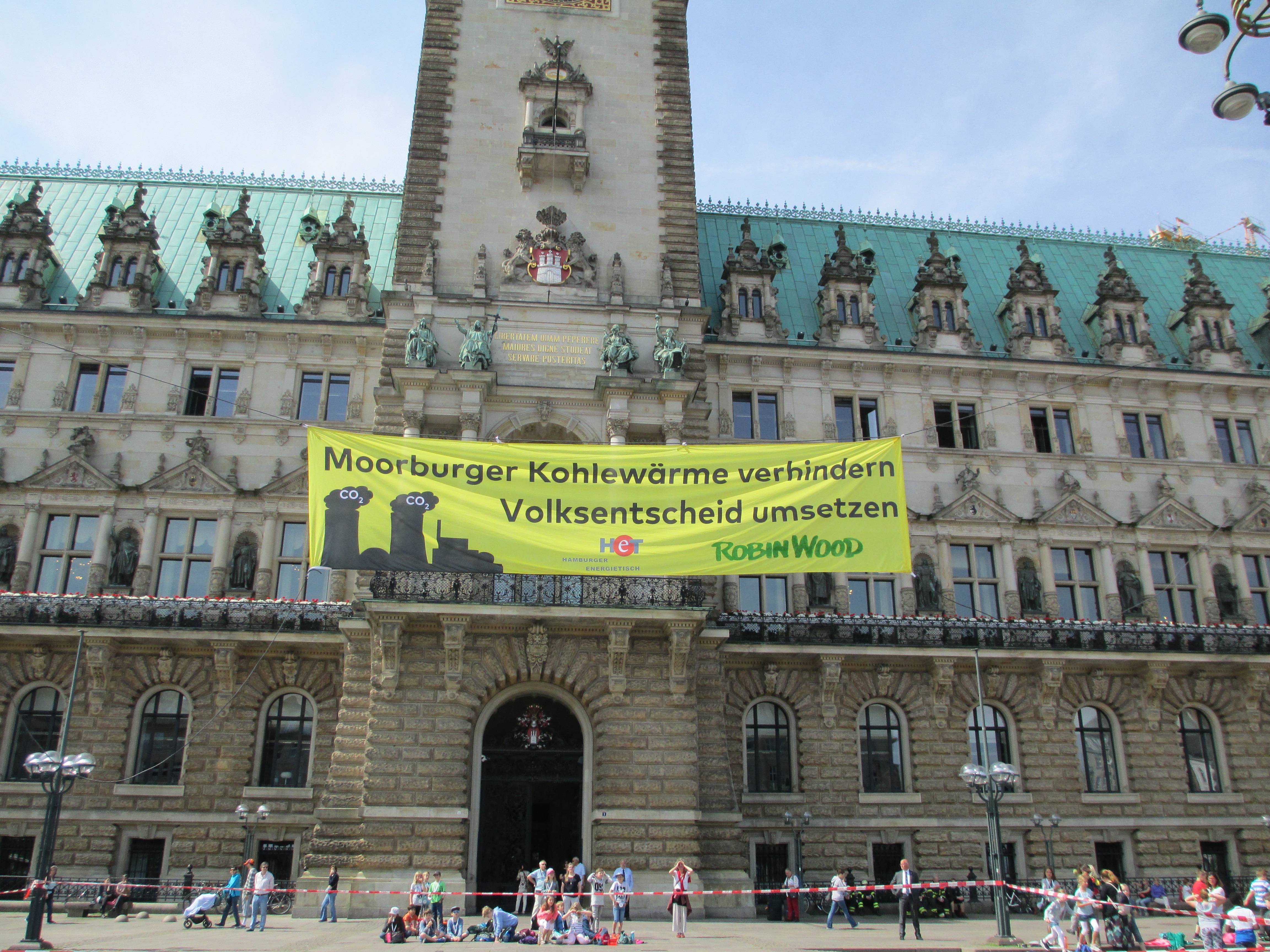 Protest von Robin Wood und dem HET vor dem Hamburger Rathaus gegen die Moorburgtrasse